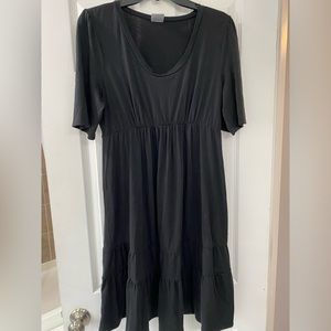🤰🏻Motherhood Maternity Black Tiered Dress, Large🤰🏻
